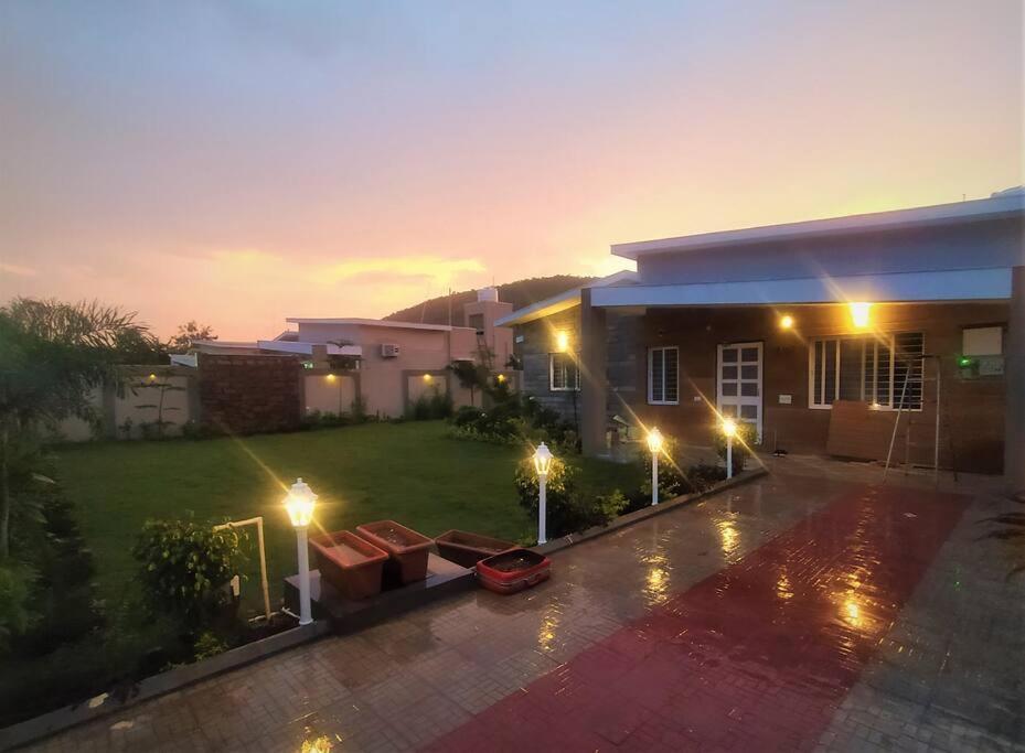 Nine Hill Villa - 2Bhk Private Villa With Pool Udaipur Bagian luar foto