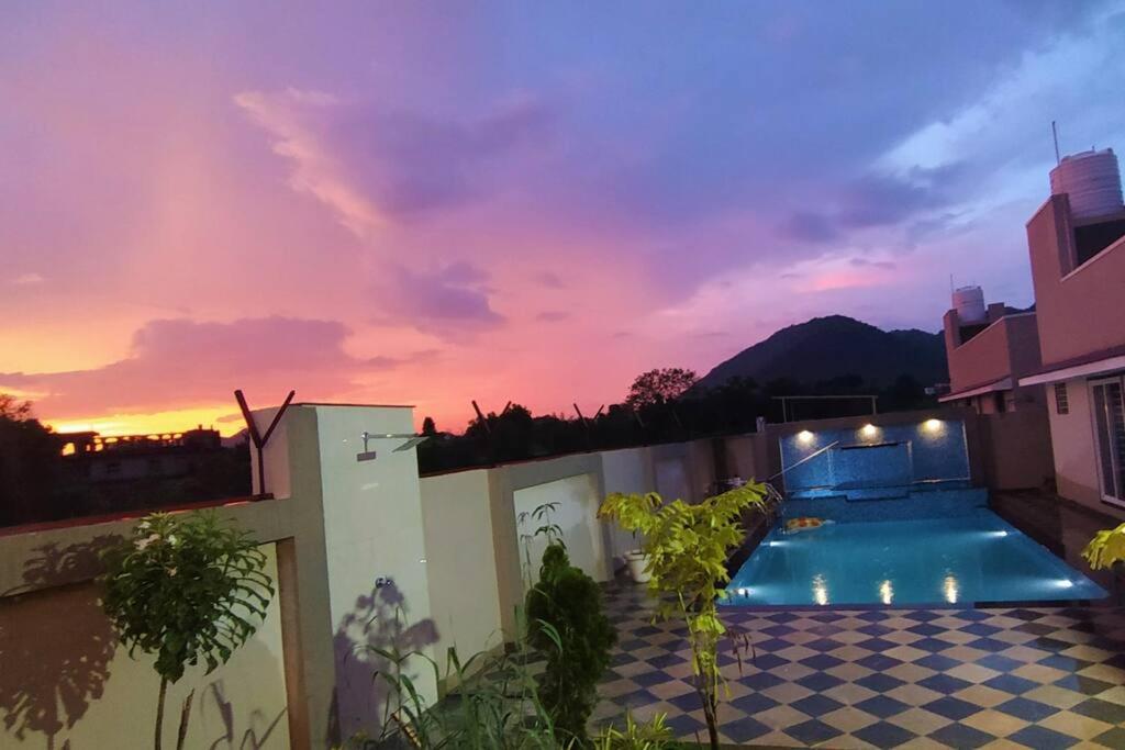 Nine Hill Villa - 2Bhk Private Villa With Pool Udaipur Bagian luar foto