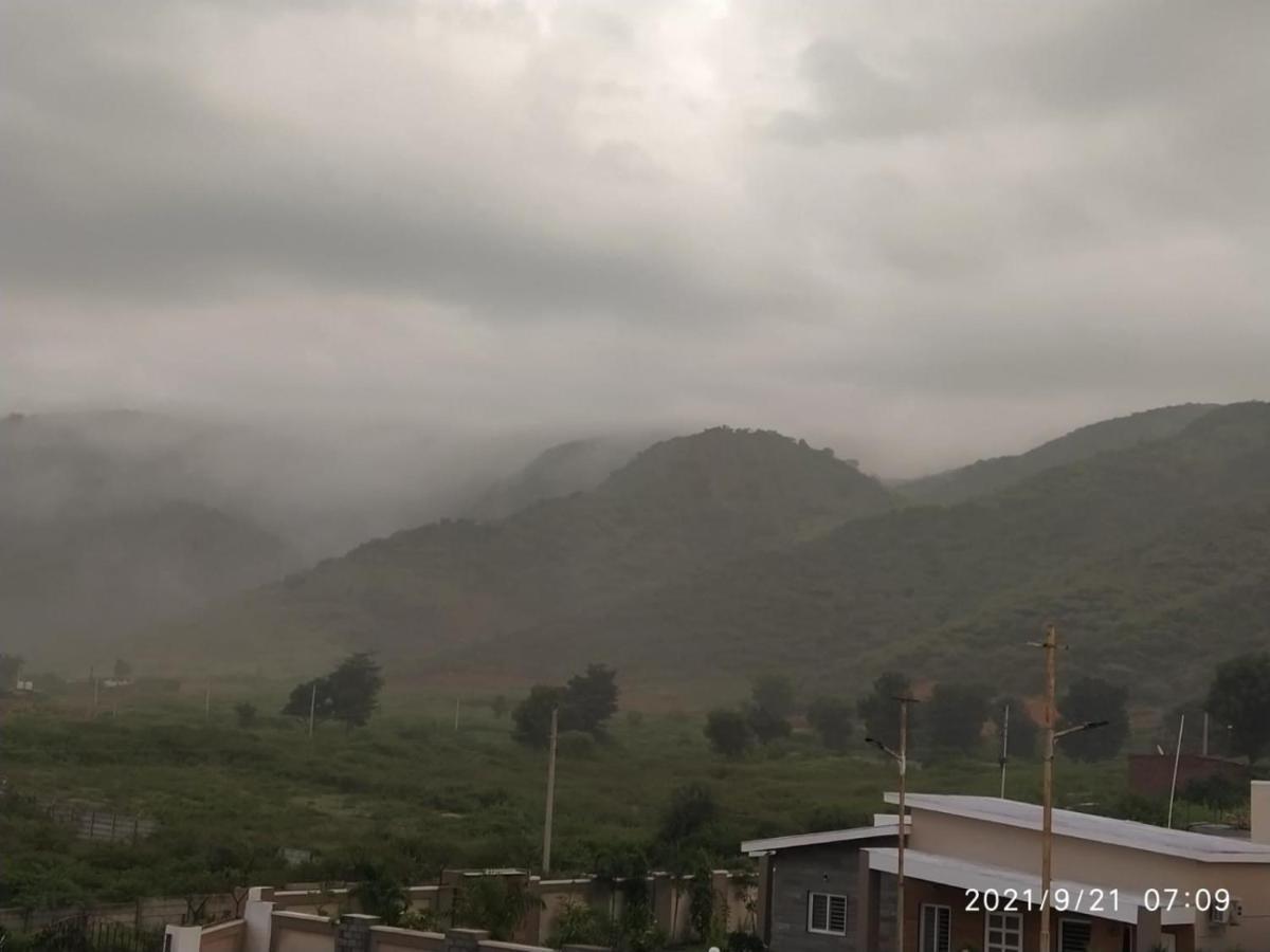 Nine Hill Villa - 2Bhk Private Villa With Pool Udaipur Bagian luar foto