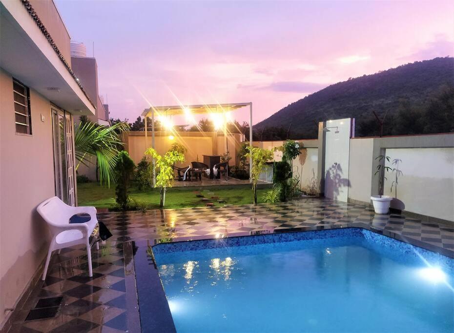 Nine Hill Villa - 2Bhk Private Villa With Pool Udaipur Bagian luar foto