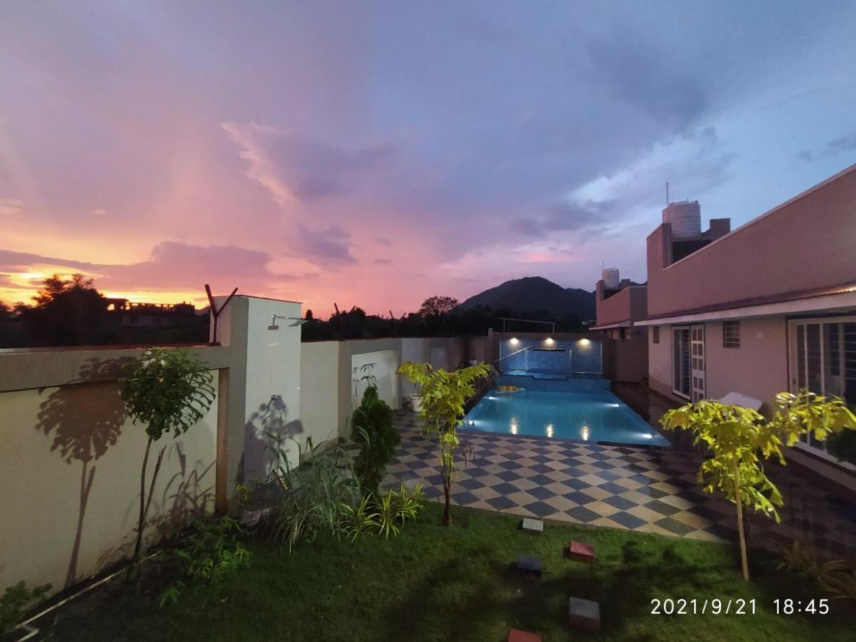 Nine Hill Villa - 2Bhk Private Villa With Pool Udaipur Bagian luar foto